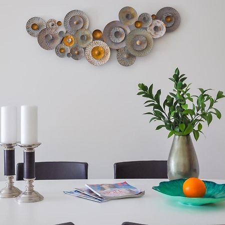 Lovelystay - 2Br Modern, Pool Access, Close To Marina & Beach クアルテイラ エクステリア 写真