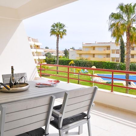 Lovelystay - 2Br Modern, Pool Access, Close To Marina & Beach クアルテイラ エクステリア 写真