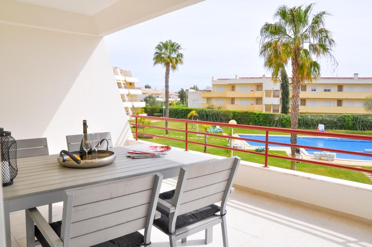 Lovelystay - 2Br Modern, Pool Access, Close To Marina & Beach クアルテイラ エクステリア 写真